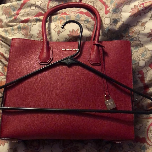 Michael Kors Purse - Picture 7 of 8